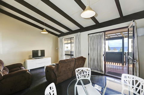 West Beach Lagoon 123 - Location & Views!!! - Accommodation Port Macquarie 11