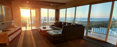 Ocean View-breath Taking Views, Amazing Facilities - Accommodation Port Macquarie 2