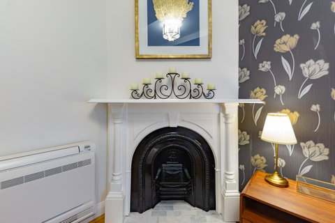 Heritage Townhouse Near Harbour Bridge - Accommodation Port Macquarie 8