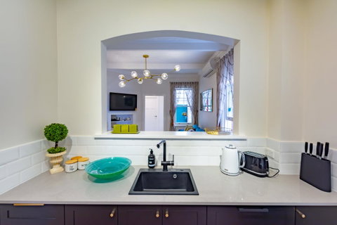Heritage Townhouse Near Harbour Bridge - Accommodation Port Macquarie 13