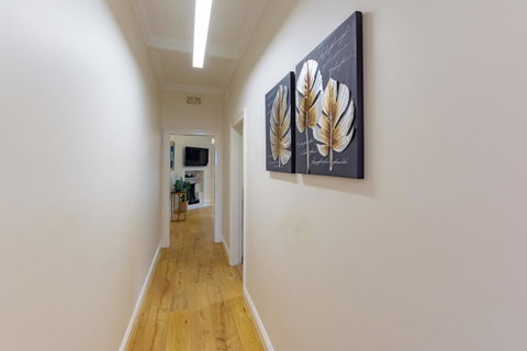 Heritage Townhouse Near Harbour Bridge - Accommodation Port Macquarie 12
