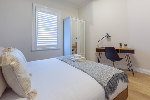 Heritage Townhouse Near Harbour Bridge - Accommodation Port Macquarie 6