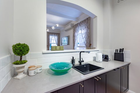 Heritage Townhouse Near Harbour Bridge - Accommodation Port Macquarie 35