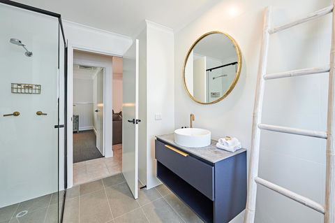 The Lord Byron - Accommodation Port Macquarie 17