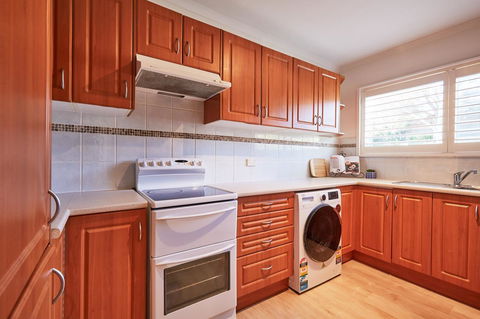 Bright And Spacious Family Home With Leafy Deck - Accommodation Port Macquarie 17