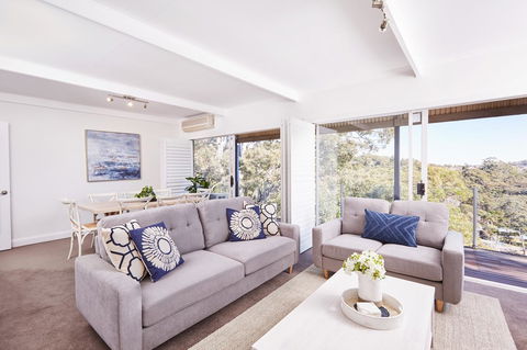 Bright And Spacious Family Home With Leafy Deck - Accommodation Port Macquarie 0