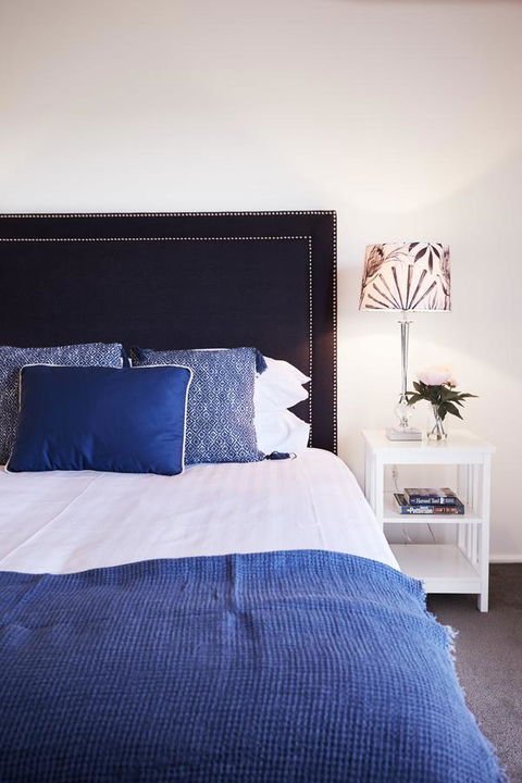 Bright And Spacious Family Home With Leafy Deck - Accommodation Port Macquarie 7