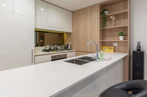 Japanese Style Waterfront Apt Wt Rooftop Pool - Accommodation Port Macquarie 9