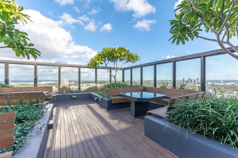 Japanese Style Waterfront Apt Wt Rooftop Pool - Accommodation Port Macquarie 11