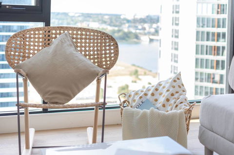 Japanese Style Waterfront Apt Wt Rooftop Pool - Accommodation Port Macquarie 3