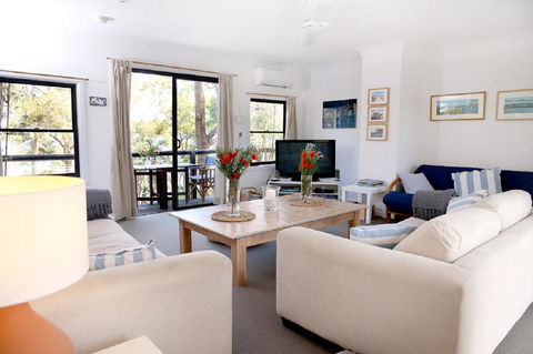 Refuge Cove On Pittwater - Accommodation Port Macquarie 5