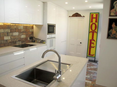 Apple Tree Cottage - Accommodation Port Macquarie 5
