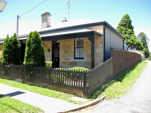 Apple Tree Cottage - Accommodation Port Macquarie 1