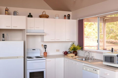 Bundle Hill Cottages - Accommodation Port Macquarie 41