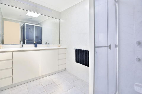 Neptune I Absolute Beachfront I Stunning Views - Accommodation Port Macquarie 20