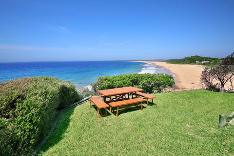 Neptune I Absolute Beachfront I Stunning Views - Accommodation Port Macquarie 32