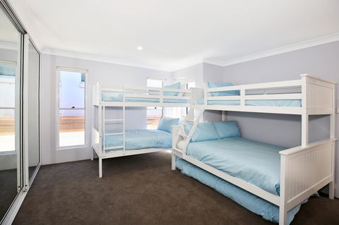 Neptune I Absolute Beachfront I Stunning Views - Accommodation Port Macquarie 17