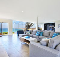 Neptune - Absolute Beachfront - Accommodation Port Macquarie