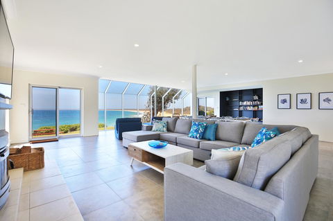 Neptune I Absolute Beachfront I Stunning Views - Accommodation Port Macquarie 0