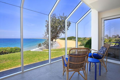 Neptune I Absolute Beachfront I Stunning Views - Accommodation Port Macquarie 4