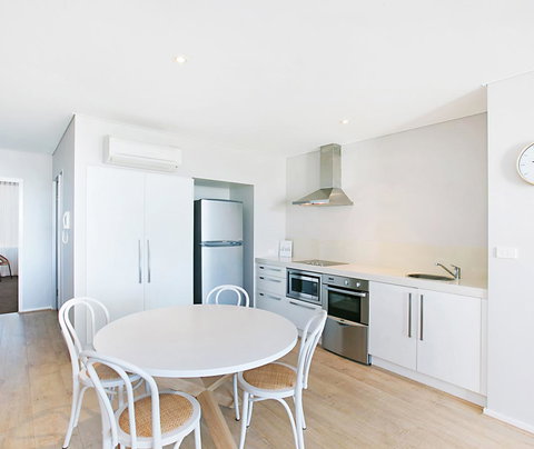 Oaks Nelson Bay Lure Suites - Accommodation Port Macquarie 1