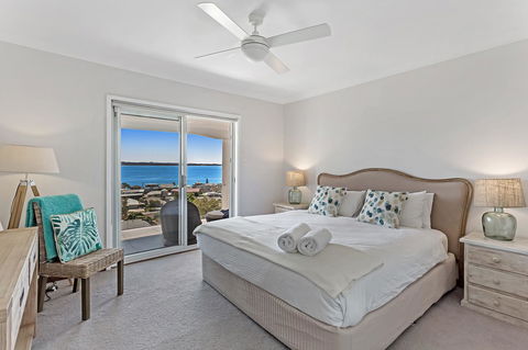 Phuza Maningi 17 Myan Close - Accommodation Port Macquarie 12