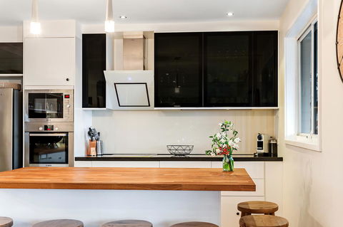 Phuza Maningi 17 Myan Close - Accommodation Port Macquarie 8