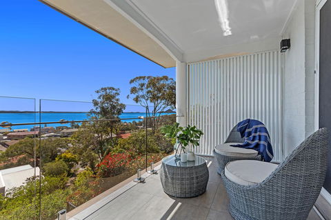 Phuza Maningi 17 Myan Close - Accommodation Port Macquarie 1