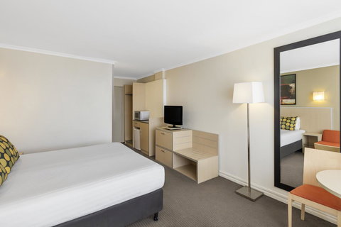 Mercure Newcastle - Accommodation Port Macquarie 7