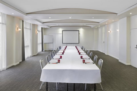 Mercure Newcastle - Accommodation Port Macquarie 25