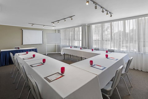 Mercure Newcastle - Accommodation Port Macquarie 27