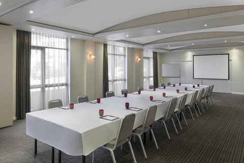 Mercure Newcastle - Accommodation Port Macquarie 24