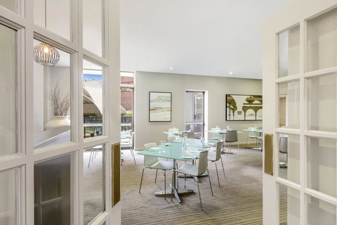 Mercure Newcastle - Accommodation Port Macquarie 10