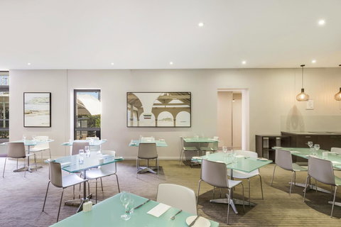 Mercure Newcastle - Accommodation Port Macquarie 13