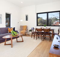 Stylish Apartment With Garage Near Bondi Beach - Accommodation Port Macquarie