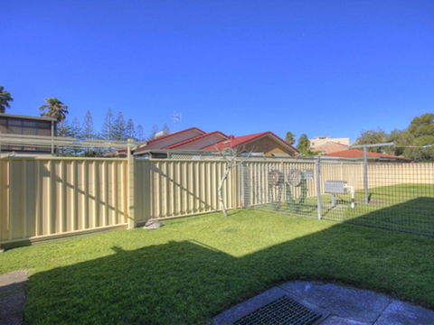 45 Wharf Street - Whole House - Accommodation Port Macquarie 10