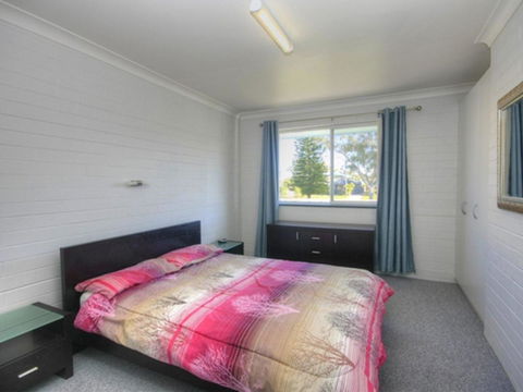 45 Wharf Street - Whole House - Accommodation Port Macquarie 12