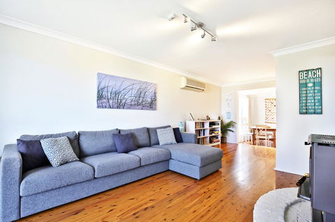 Hayes Beach House I Award Winner I 4 Mins To Beach - Accommodation Port Macquarie 9