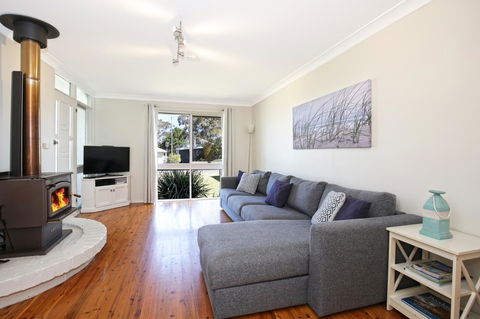 Hayes Beach House I Award Winner I 4 Mins To Beach - Accommodation Port Macquarie 2
