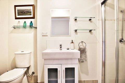 Hayes Beach House I Award Winner I 4 Mins To Beach - Accommodation Port Macquarie 14