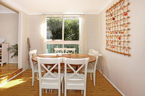 Hayes Beach House I Award Winner I 4 Mins To Beach - Accommodation Port Macquarie 13