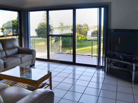 Oxley 8 At Tuncurry - Accommodation Port Macquarie 5