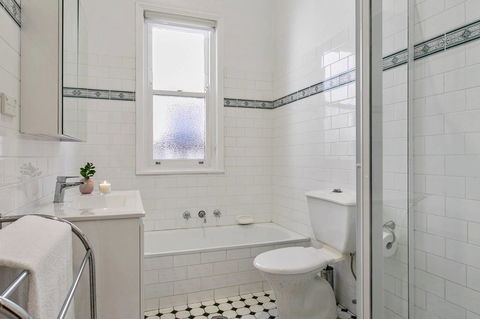 Oversized 2 Bedroom Manly Beach House - Accommodation Port Macquarie 8