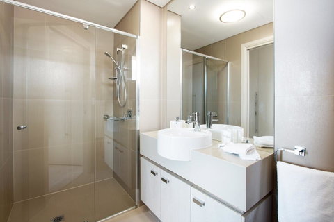 The Junction Palais - Modern And Spacious 2BR Bondi Junction Apartment Close To Everything - Accommodation Port Macquarie 2