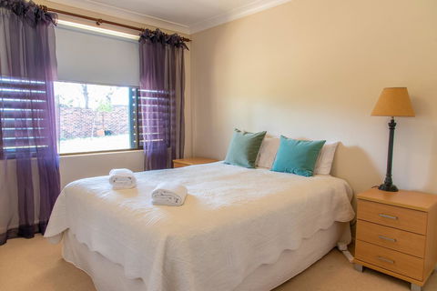 Belmont - Accommodation Port Macquarie 8