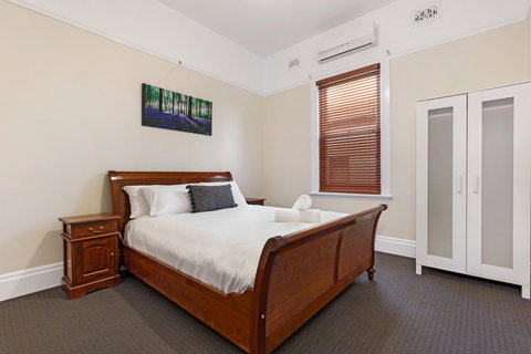 Drummoyne 3 Bedroom Home (62ALE) - Accommodation Port Macquarie 5