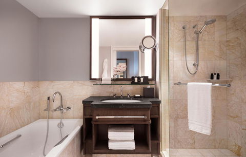 Four Seasons Hotel Sydney - Accommodation Port Macquarie 5