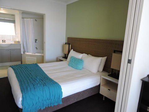 BASE Holidays - Ettalong Beach Premium Apartments - Accommodation Port Macquarie 4