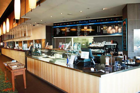 BASE Holidays - Ettalong Beach Premium Apartments - Accommodation Port Macquarie 2