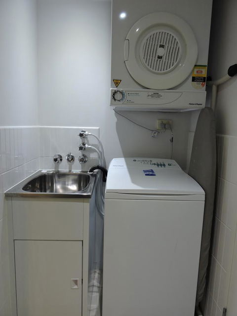 BASE Holidays - Ettalong Beach Premium Apartments - Accommodation Port Macquarie 3